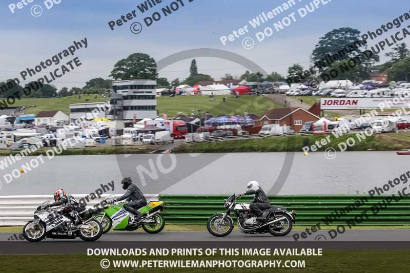 Vintage motorcycle club;eventdigitalimages;mallory park;mallory park trackday photographs;no limits trackdays;peter wileman photography;trackday digital images;trackday photos;vmcc festival 1000 bikes photographs